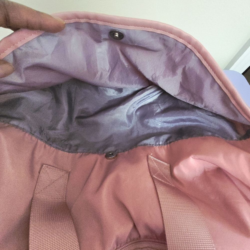 ☆ Pink Madden Girl Travel Duffel Bag w/Straps - Picture 6 of 10